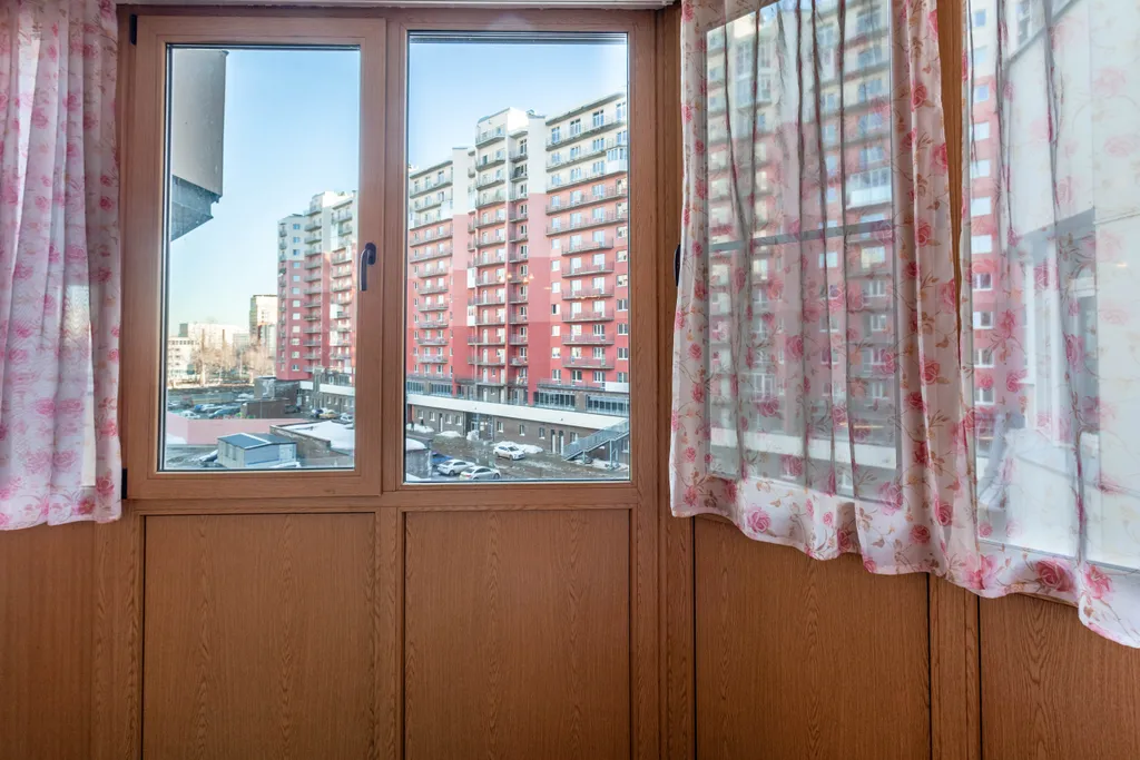 2-комнатная квартира с камином в современном доме в центре города