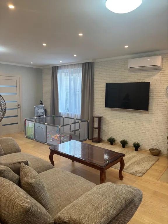 Прекрасный во всех отношениях дом Горная чаша