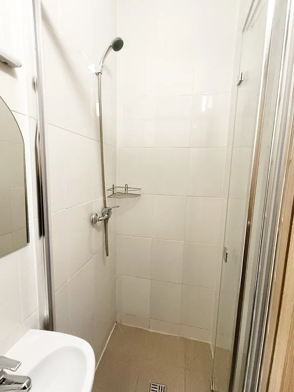 Стандартный двухместный номер с мансардным окном