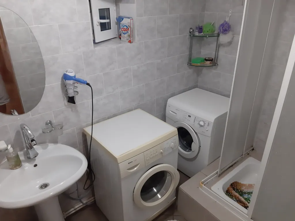 Домик у озера