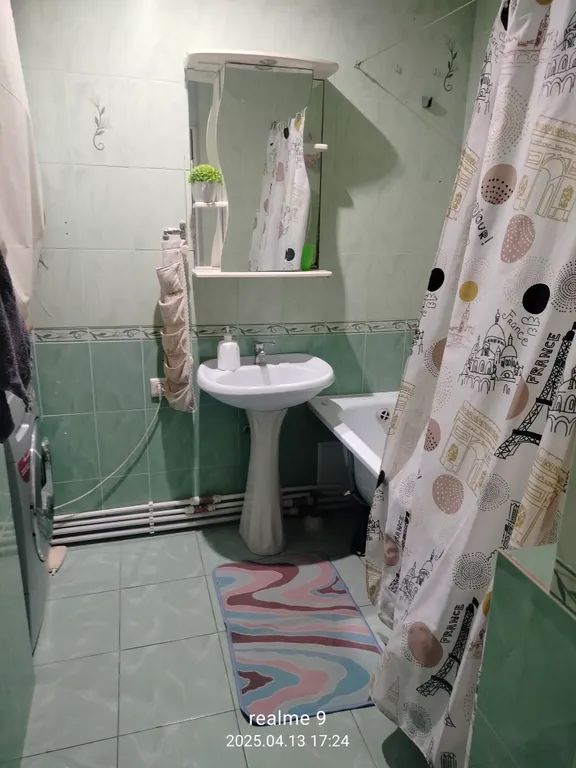 Дом возле моря, центр