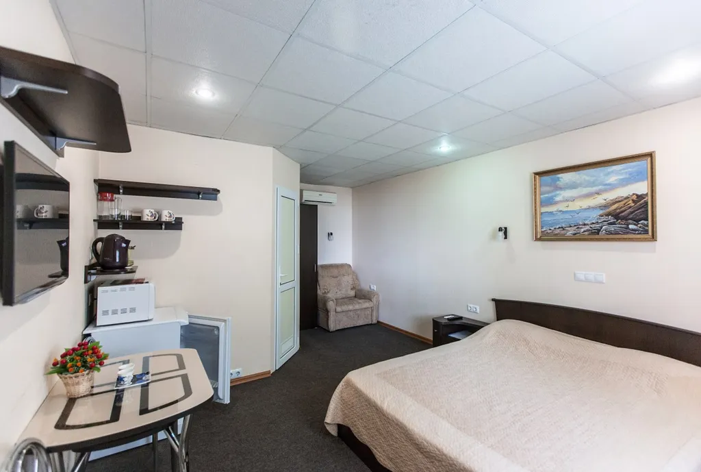 Квартира Квартира Стандарт с видом на бассейн — Геленджик