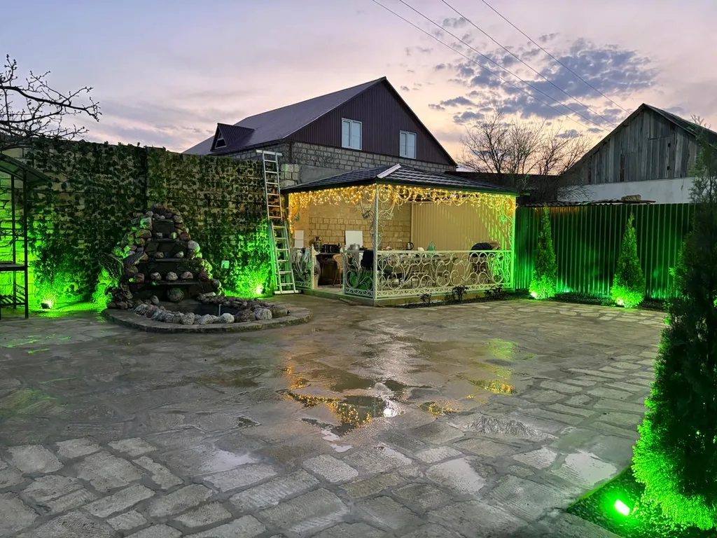 Дом на берегу Каспийского моря