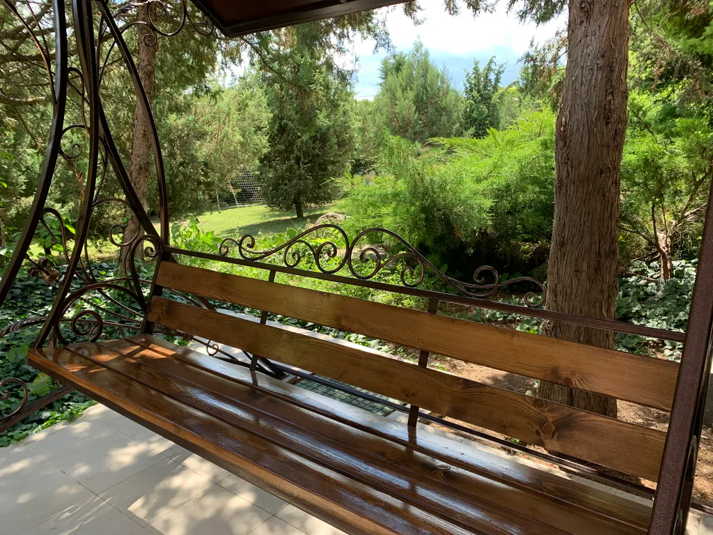 Коттедж Дом 3 спальни, большой двор беседка мангал усадьба Можжевеловый дворик — Айвовое