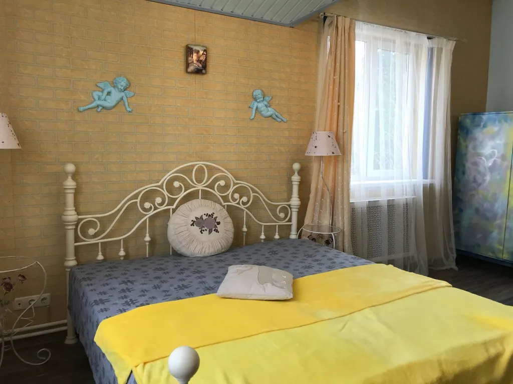 Уютный дом в сказочном лесу