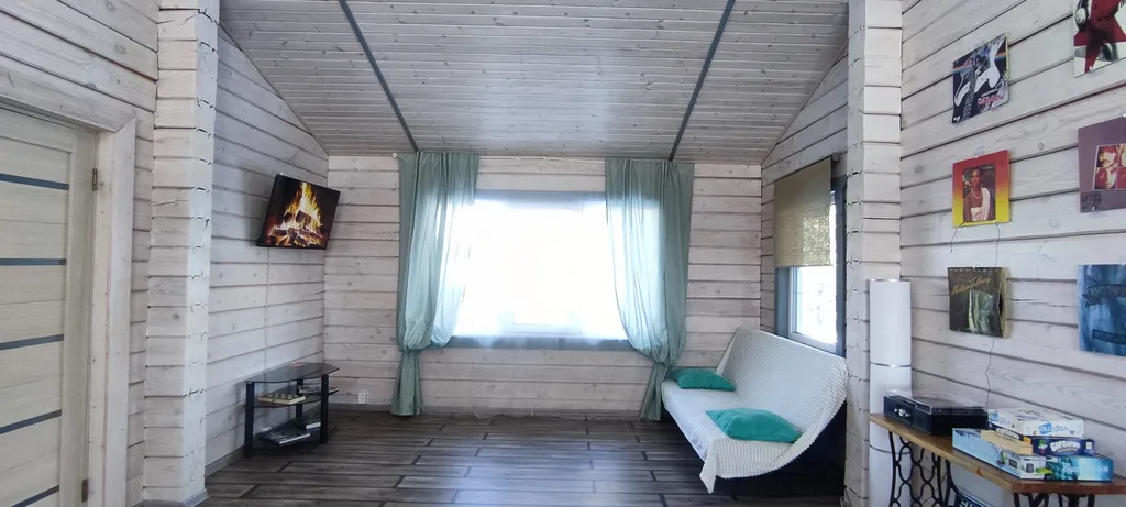 Уютный коттедж у озера с сауной