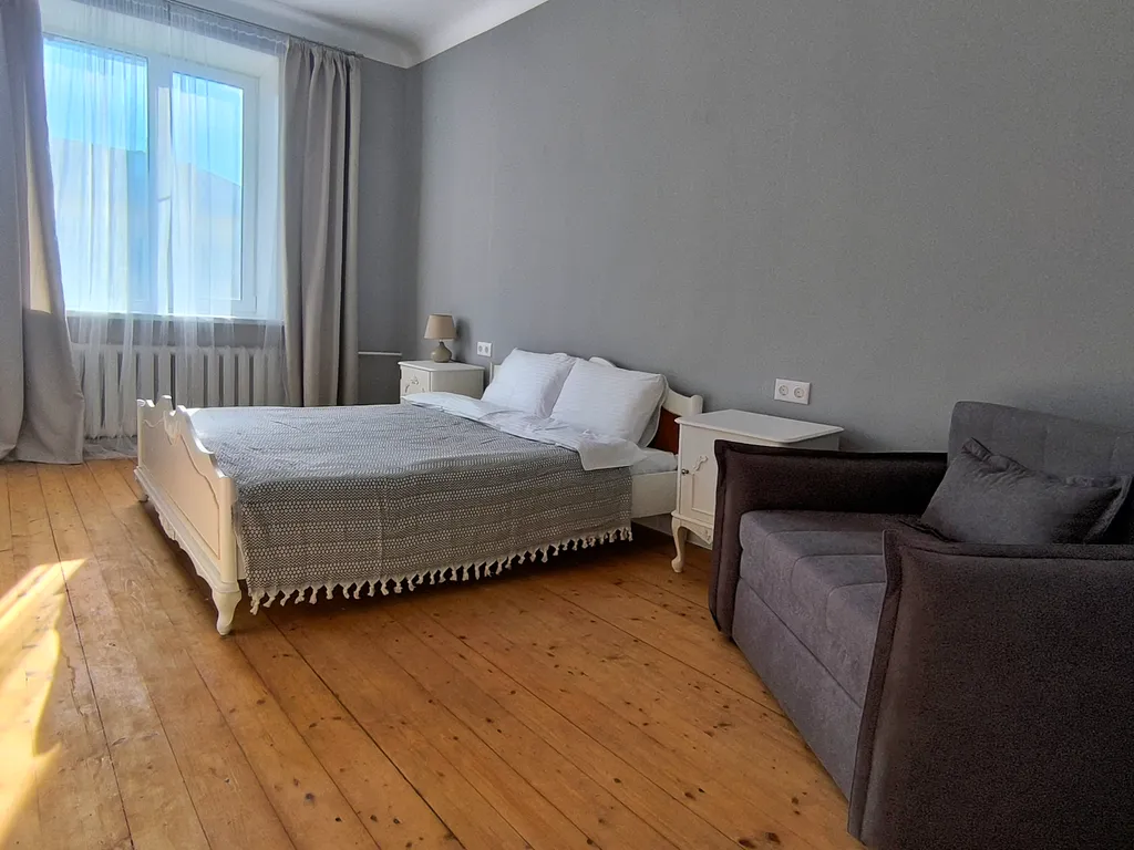 Апартаменты двухкомнатные у вокзала