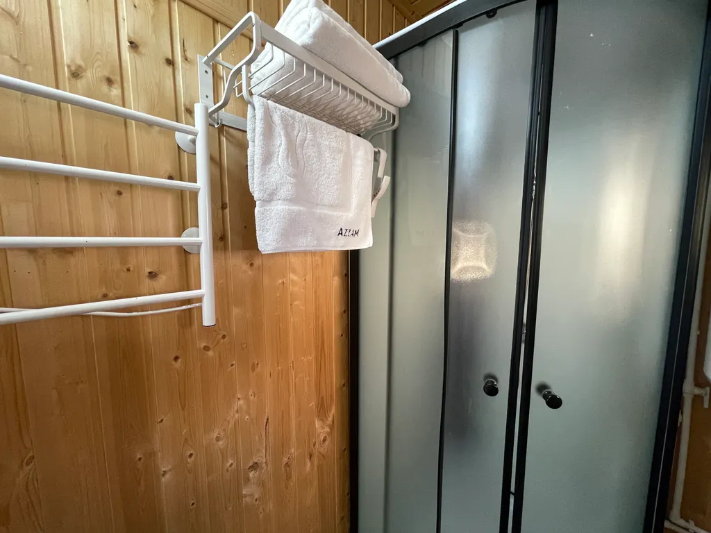 Коттедж Домик-студия с видом на лес — Архыз