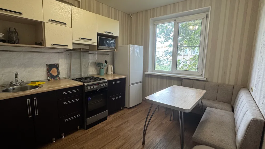 Теплая двухкомнатная в центре Миасс до 6 человек