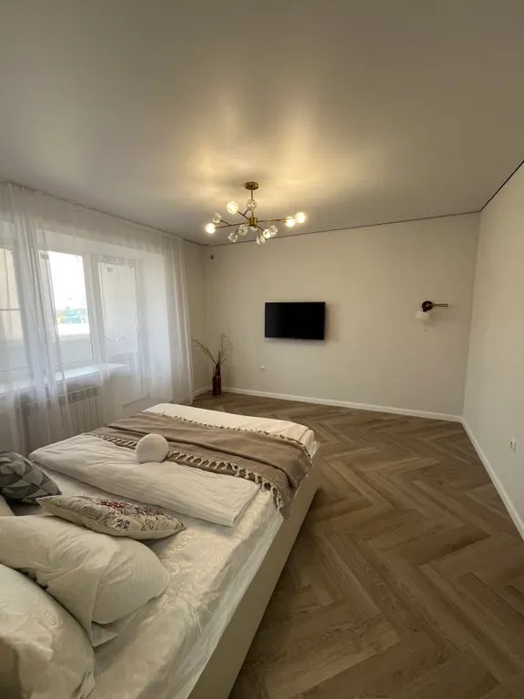 Квартира Квартира с новым ремонтом на первом этаж окна на парковку — Элиста