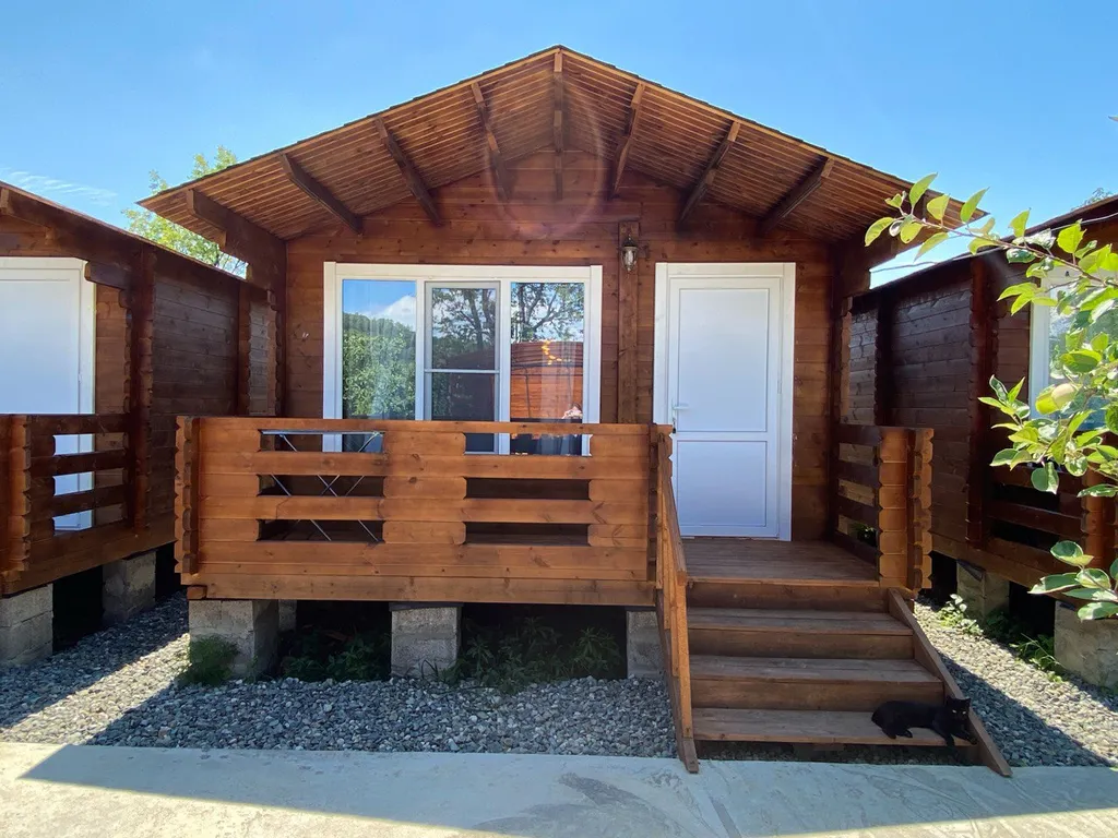 Коттедж Коттедж Уютные бунгало на берегу моря — Сухум