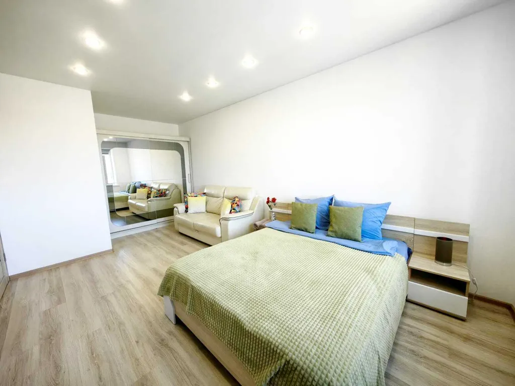 Уютная однокомнатная квартира с просторной лоджией