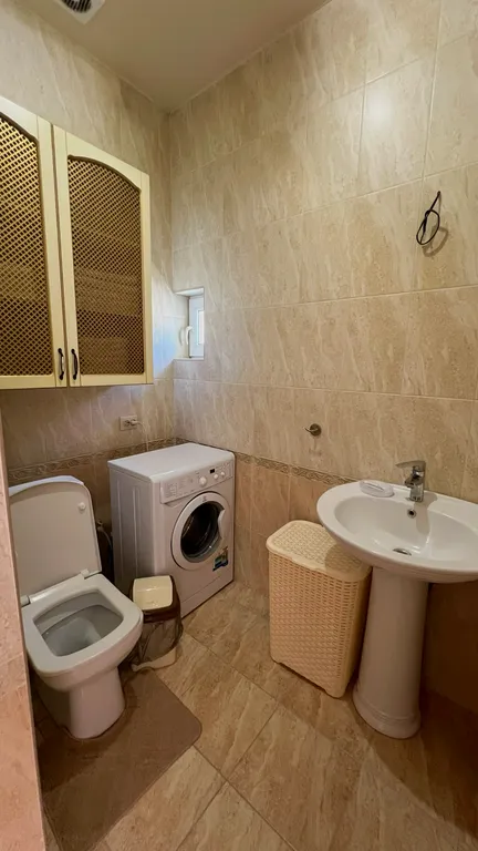 Шикарный дом в центре города с баней и бассейном