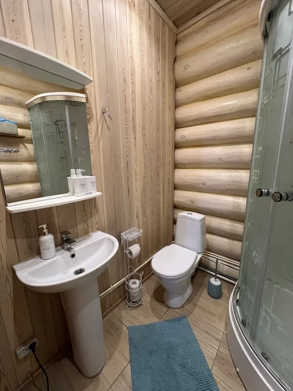 Двухэтажный дом с видом на Галичское озеро