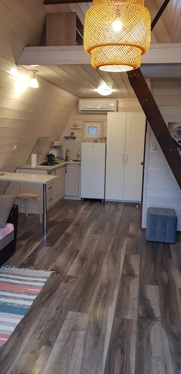 Домик треугольник на 4 человек