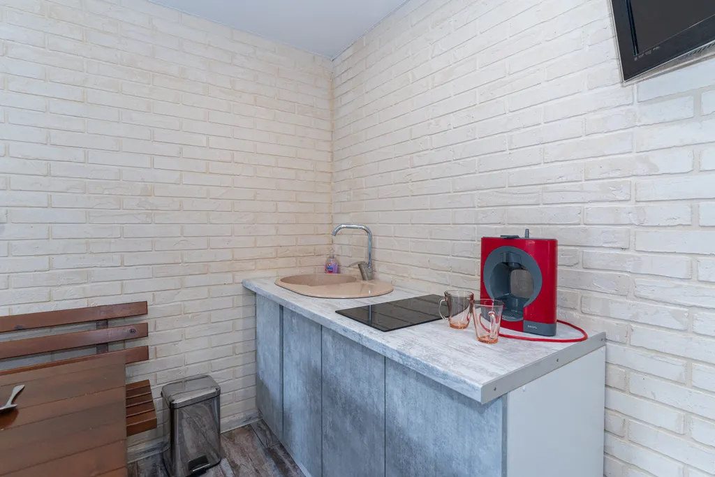 Дом с баней и бассейном