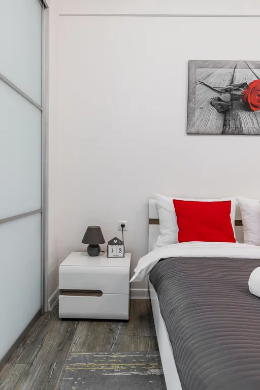 Светлые апартаменты около Dana Mall