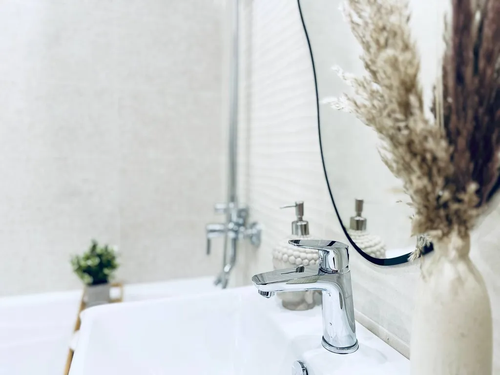 Поделам Квартира с балконом у арены Трактор