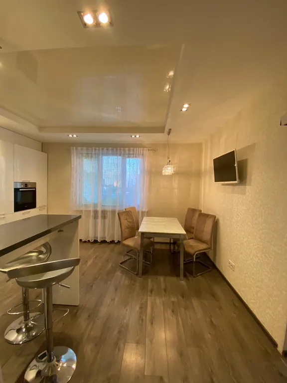 Простороная однокомнатная квартира с панорамной лоджией