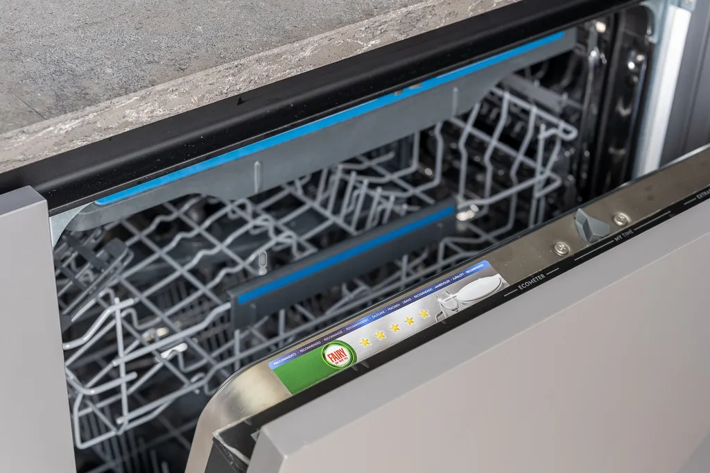 Новый панорамный апартамент с видом на море и Золотой Мост