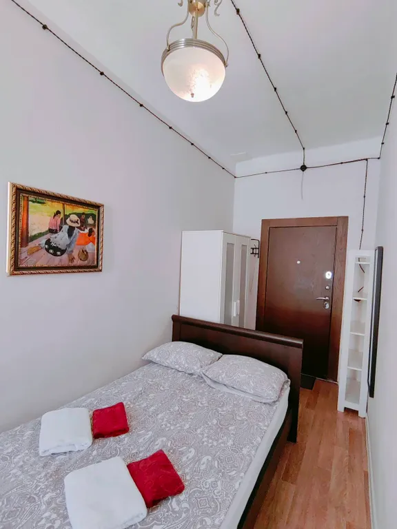 Квартира Комната Зингера. Бесконтактный заезд, хранение багажа До Невского 100м — Санкт-Петербург