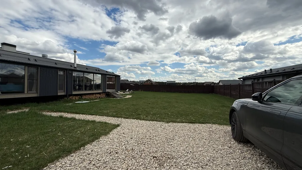 Панорамный дом с камином в престижном поселке