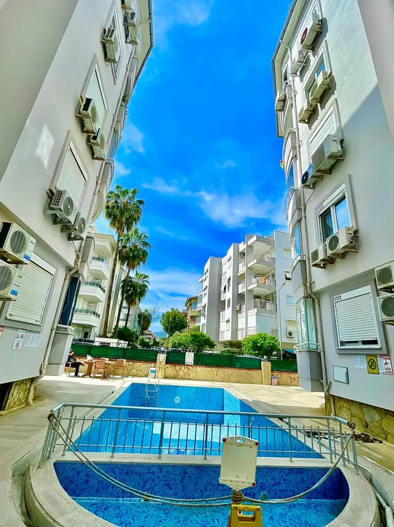 Роскошная квартира 2+1 на берегу средиземного  моря