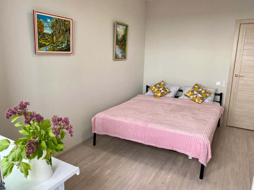 Семейная квартира рядом шоссе Северный объезд — аренда посуточно в Садовый