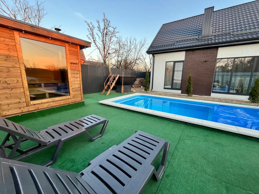 Коттедж Уютный дом с баней и бассейном — аренда посуточно в Краснодар