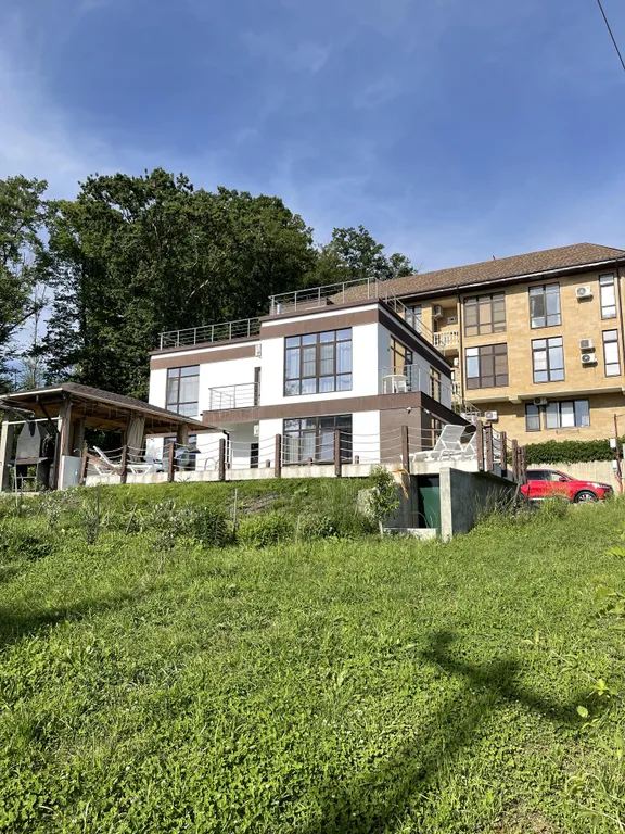 Дом с подогреваемым бассейном и 5 спальнями