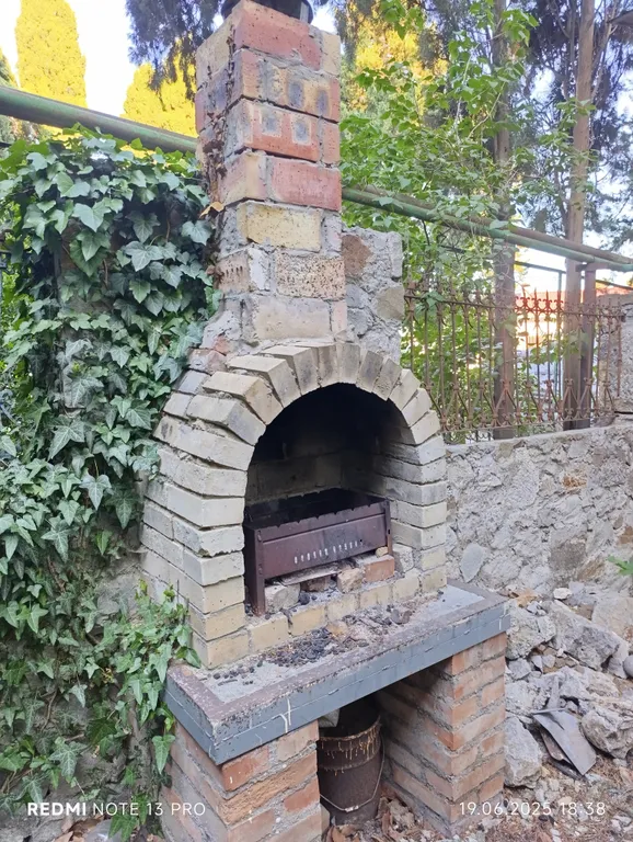 Двушка в центре Ялты до 6чел. (мангал, дворик)