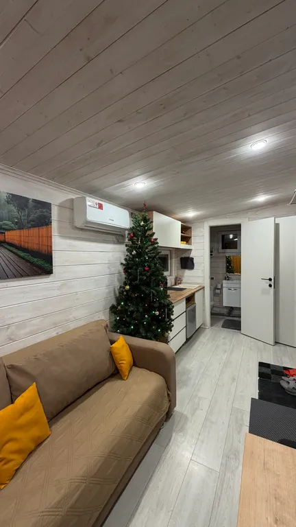 Небольшой уютный домик с чаном