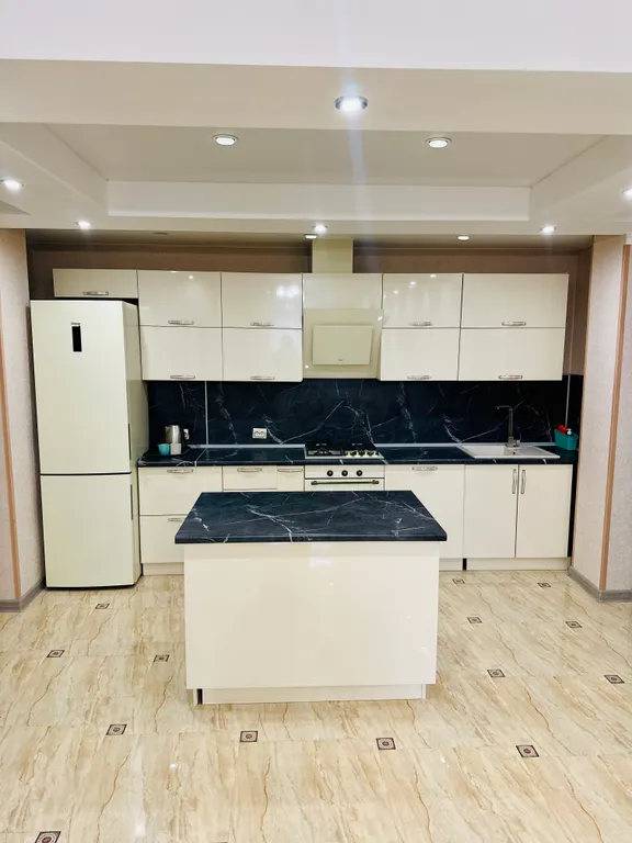 Квартира 3-комнатная Квартира — Кучук-Дере