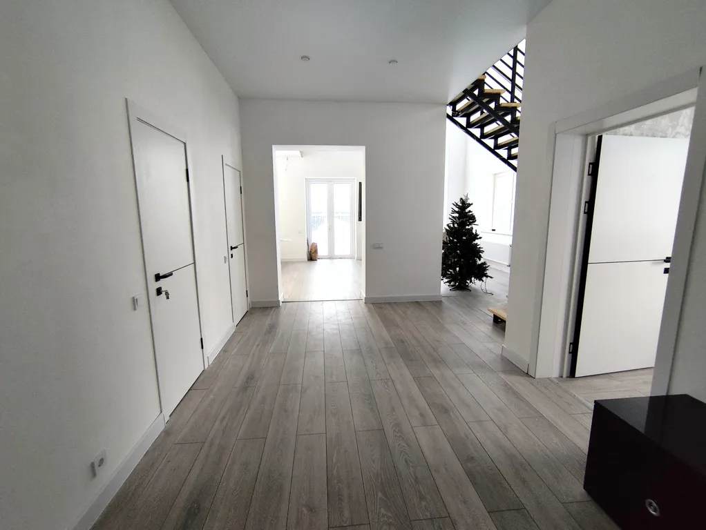 Большой дом с новым ремонтом