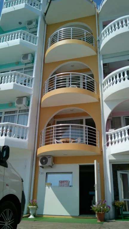 Двухкомнатная квартира у самого моря! (Первая линия]