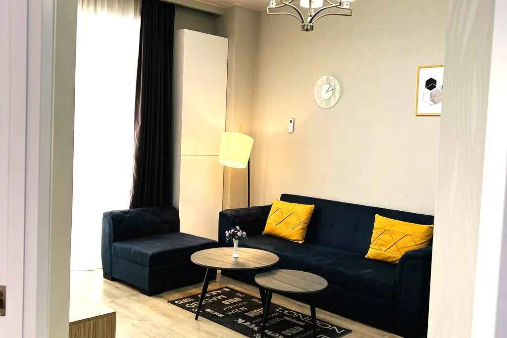 Уютно и стильно в центре города, близко к старому Тбилиси