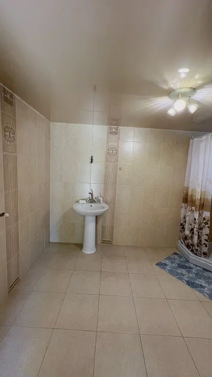 Шикарный дом в центре города с баней и бассейном