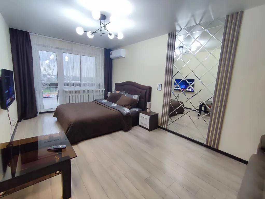 Видовая квартира в самом центре с панорамным видом на Площадь Победы.