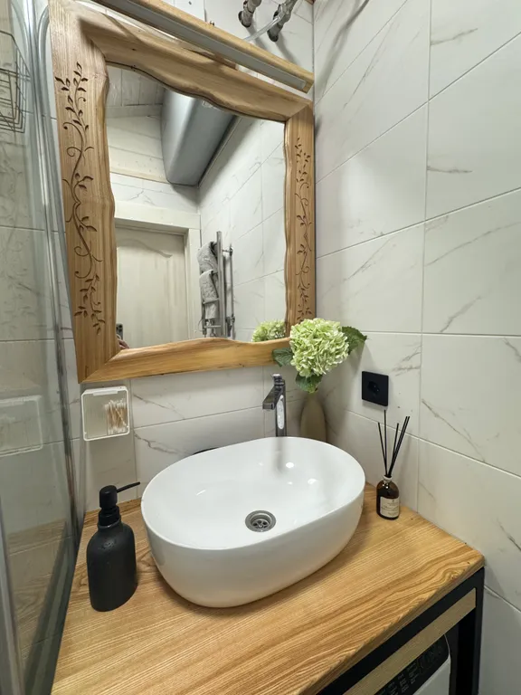 "ПОД КРОНАМИ" -Дом с чаном в лесу