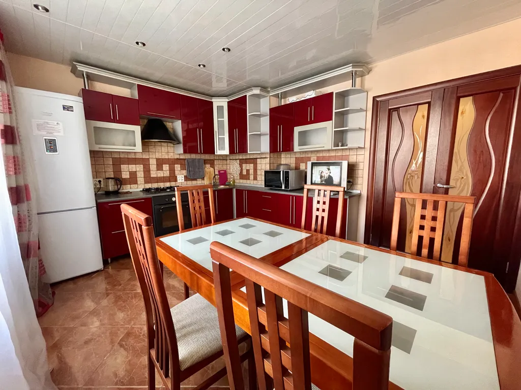 Квартира с большой кухней