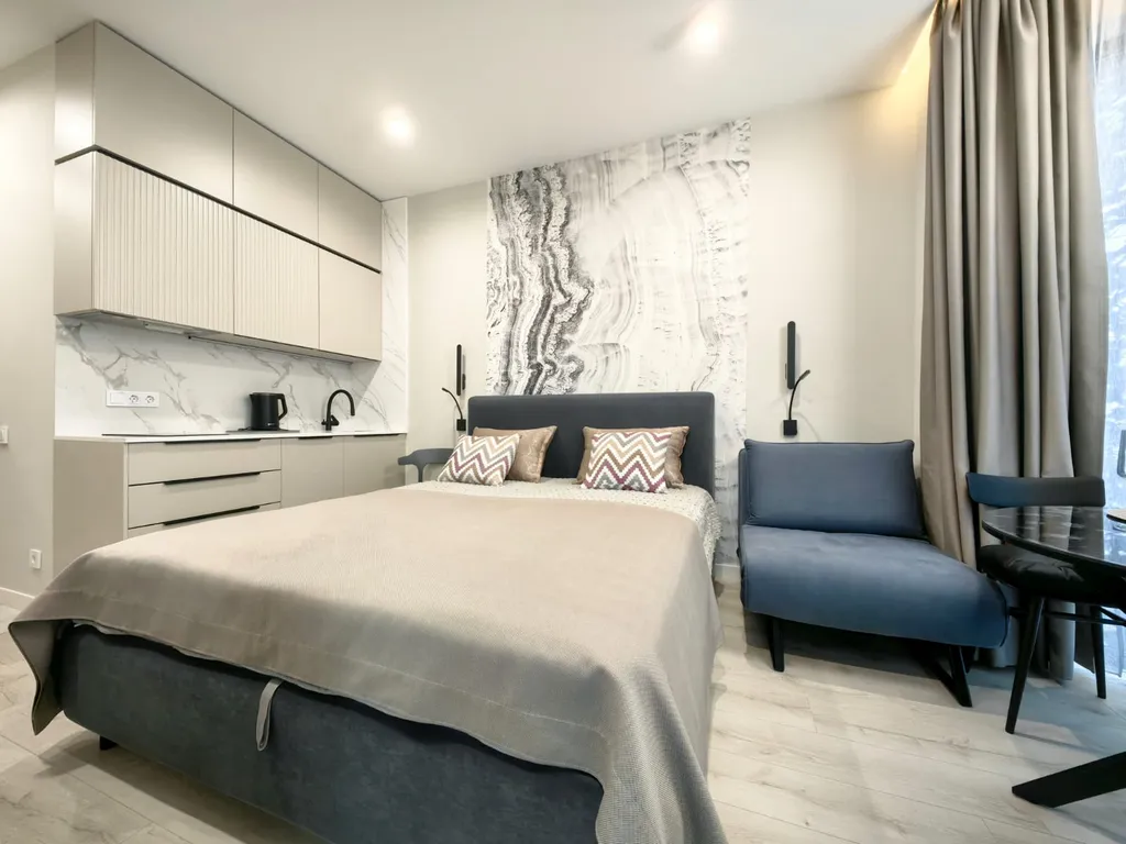 Дизайнерский апартамент с видом на бассейн