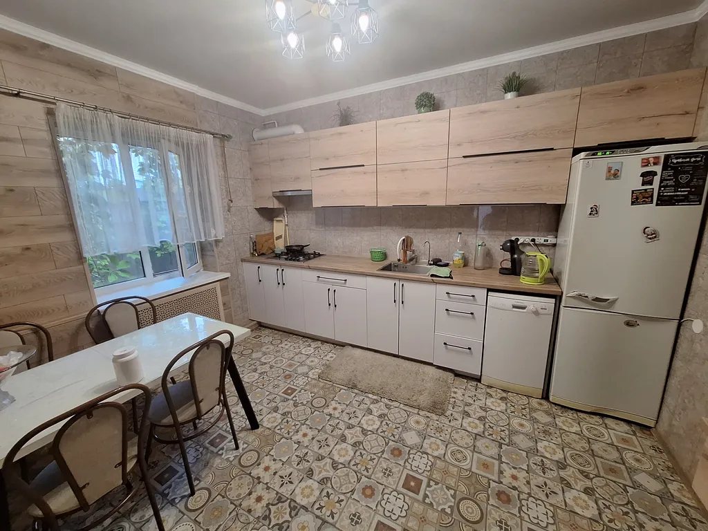 Частный сектор рядом с морем