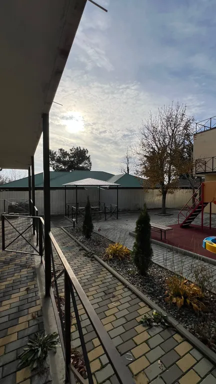 Евродвушка с отдeльной спальней и кухней с диваном