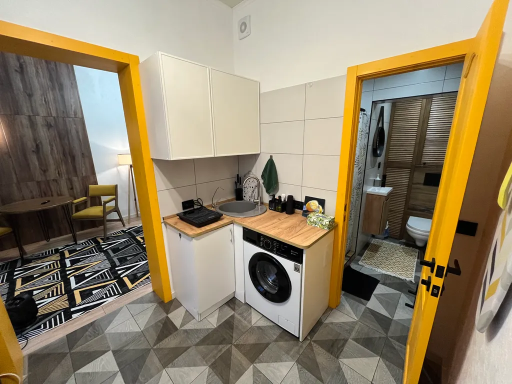 Желтая студия рядом с авто и жд вокзалом