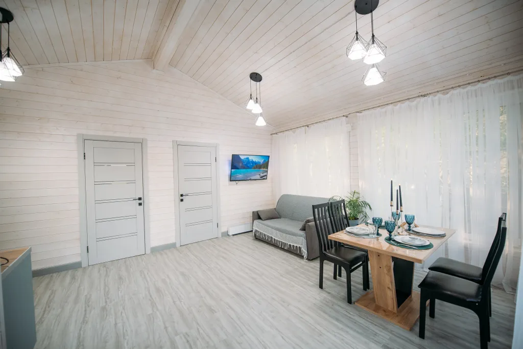 Уютный домик с видом на лес