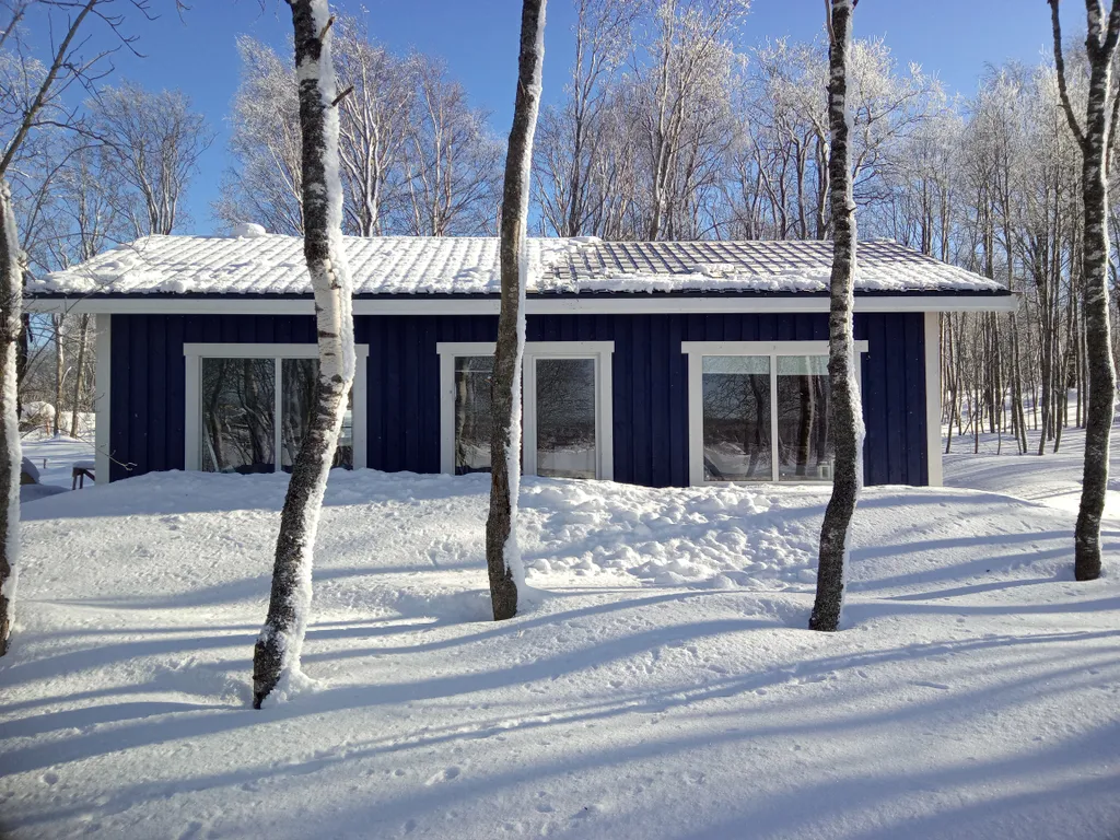 Дом на берегу озера