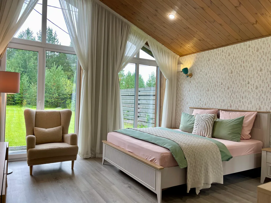 Вместительный уютный дом с камином, русской баней и банным чаном