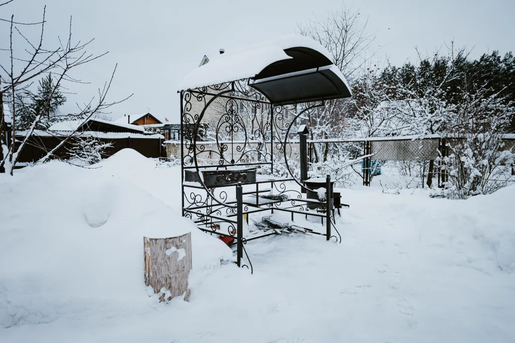 Загородный дом в окружении леса Grovehause