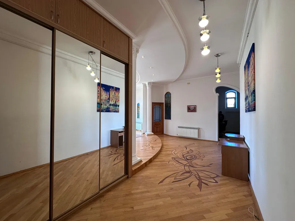 Shakespaere apartment