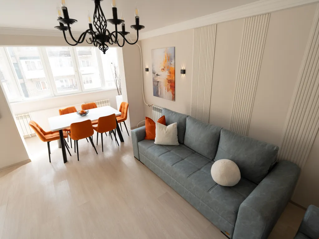 Дизайнерская квартира с видом на горы в центре Домбая